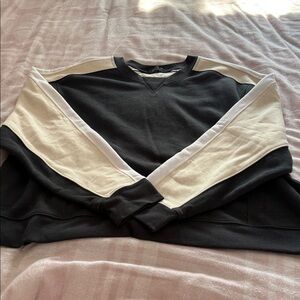 nuuds Black and Cream Womens Crewneck Sweater